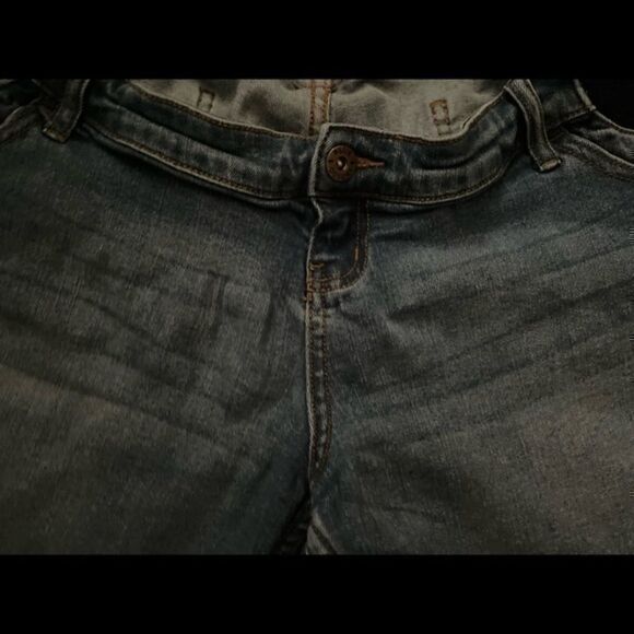 Women’s Maternity Stretch Jean shorts size XL by Indigo Blue - Picture 4 of 6